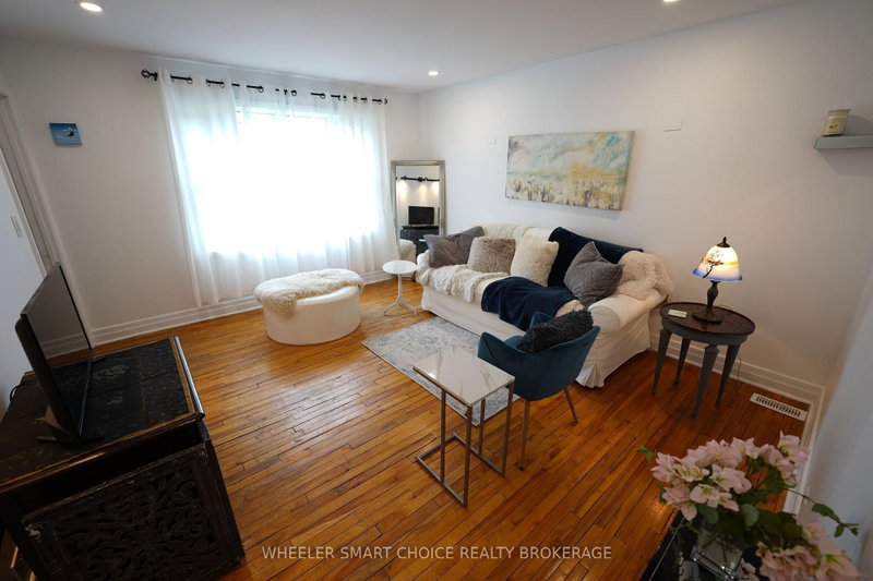 543 Fifth Street E