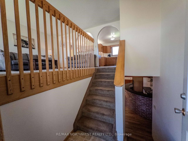 527 Second Street South