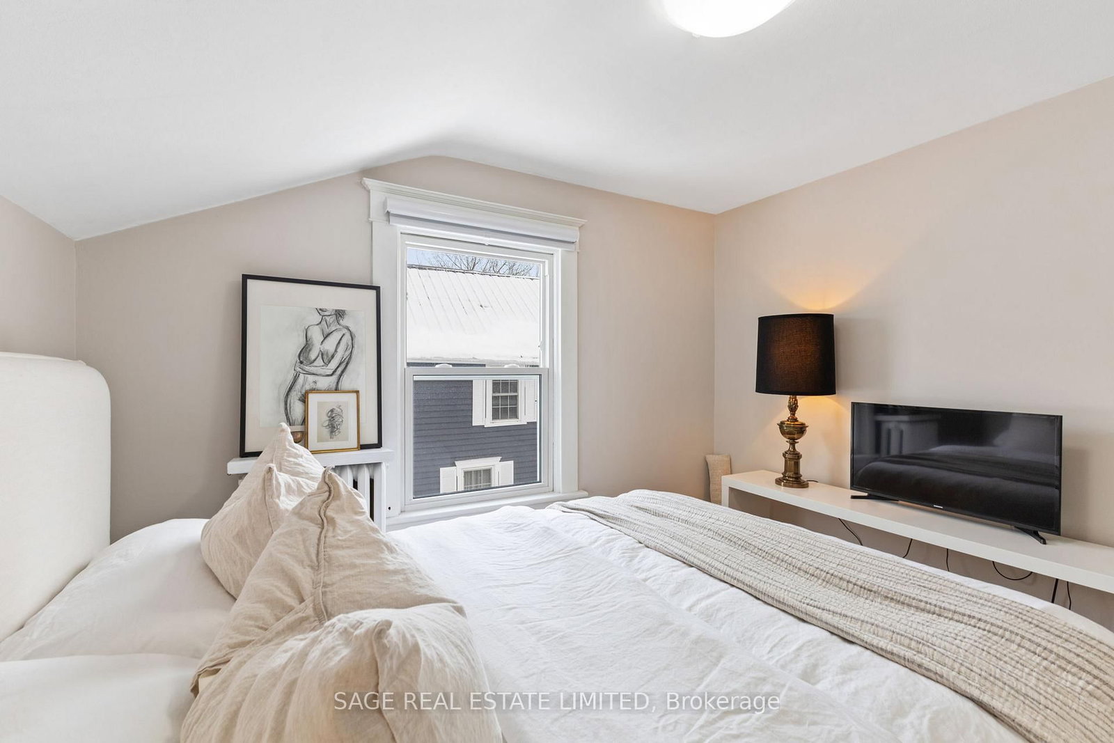 40 Main Street • St. Catharines, ON photo 32
