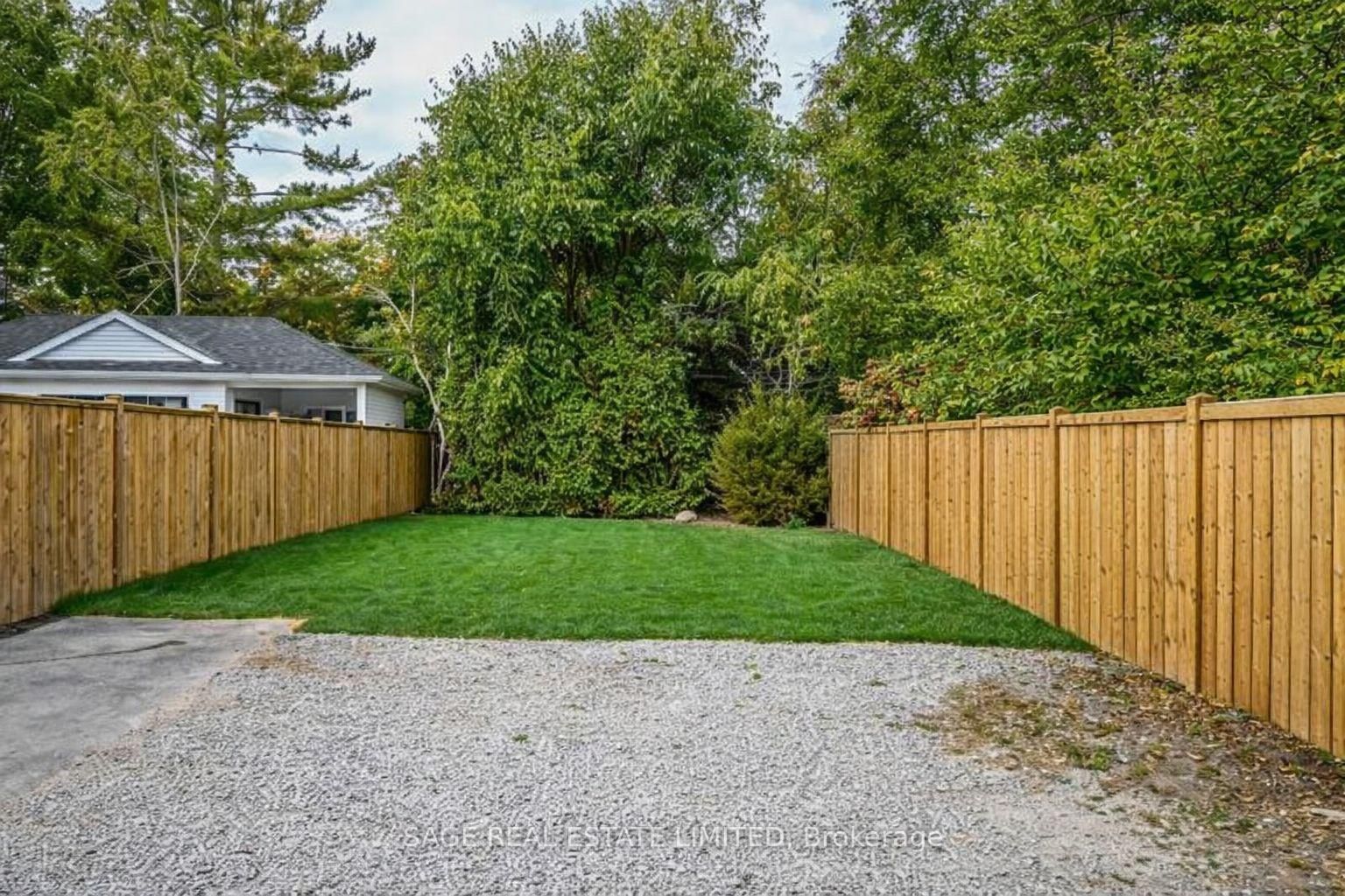 40 Main Street • St. Catharines, ON photo 39