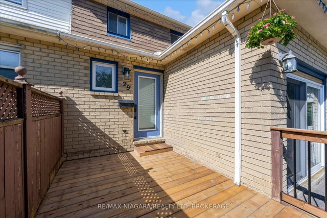 29 ROMY Crescent