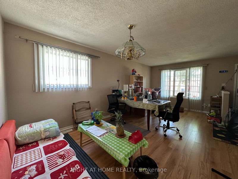 4 - 59 Pennybrook Crescent