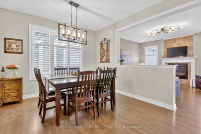 33 SUMMITVIEW Drive — photo 4