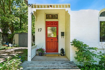 17 Woodward Avenue — photo 2