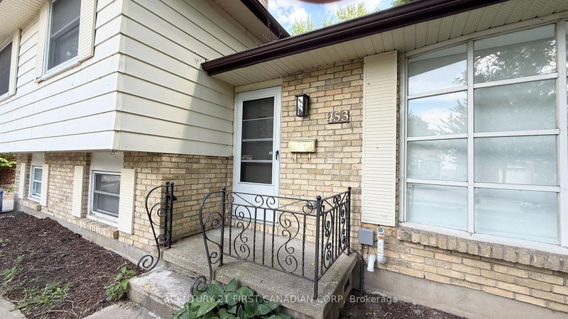 UPPER - 453 Castlegrove Boulevard