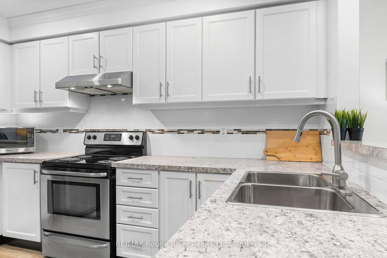 1275 Eagle Crescent • Peterborough, ON photo 13