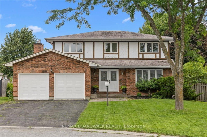 42 Pickwick Drive, Ottawa
