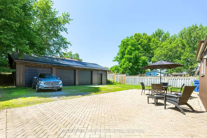 131 Coreen Crescent