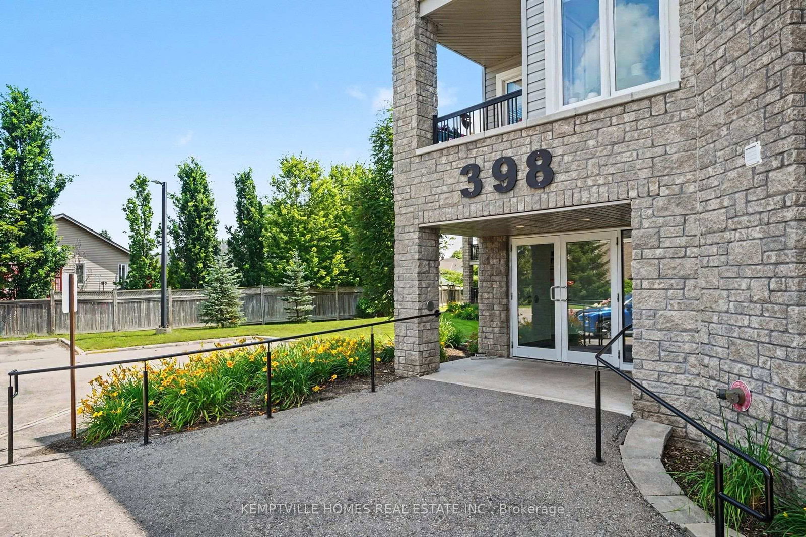 398 VAN BUREN Street • North Grenville, ON photo 2