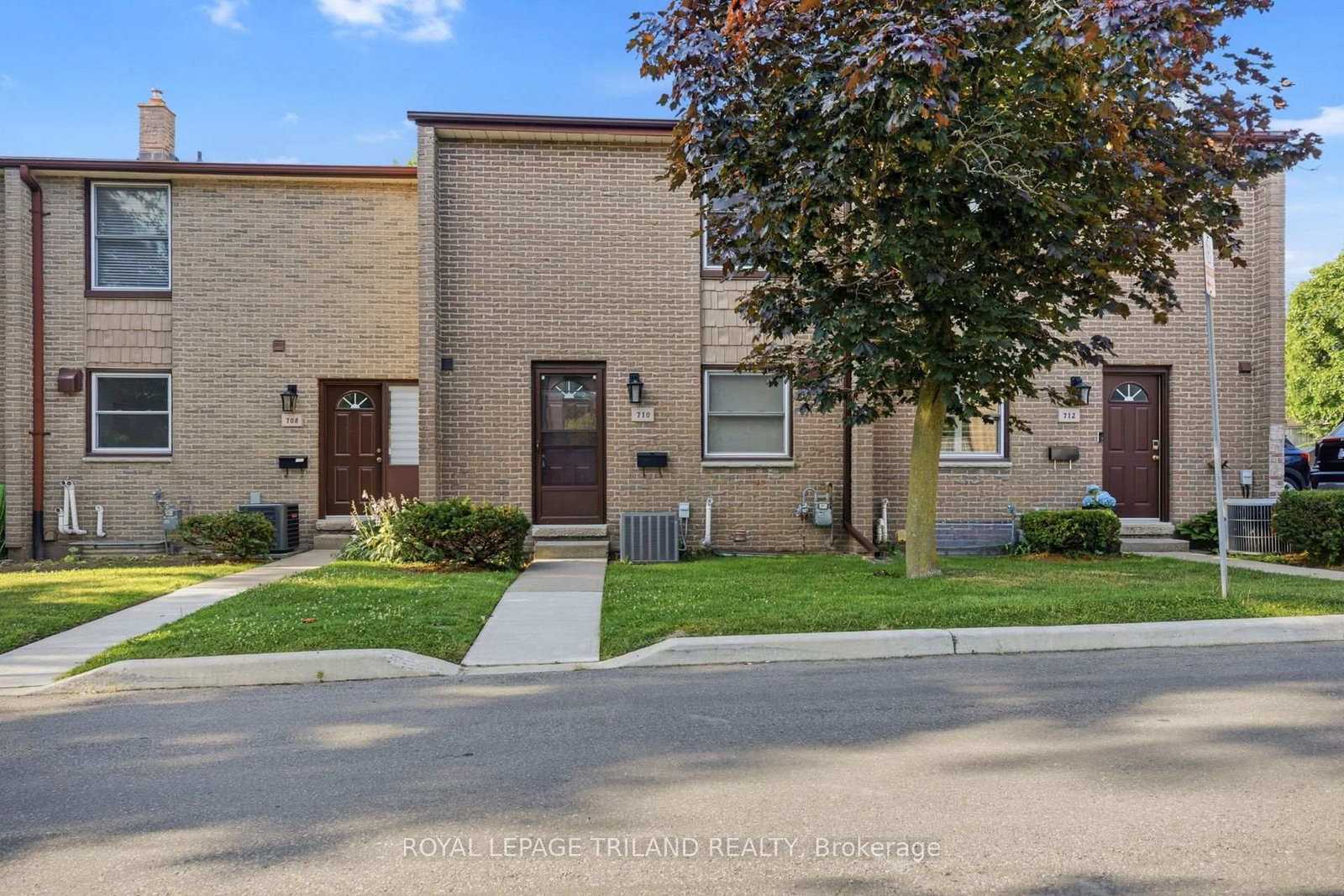 8 - 710 Wonderland Road, London South