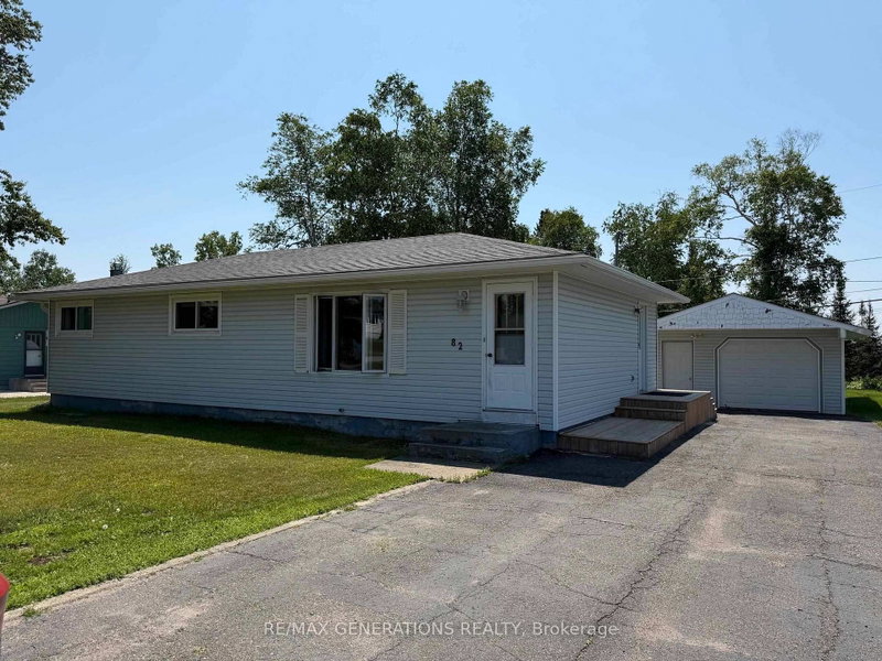 82 Lakeview Drive