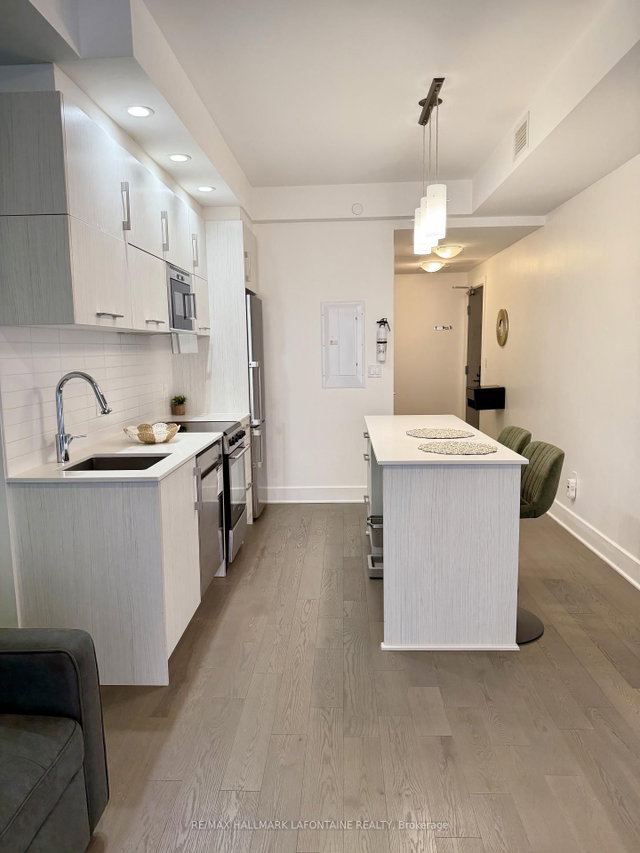 207 - 255 Bay Street