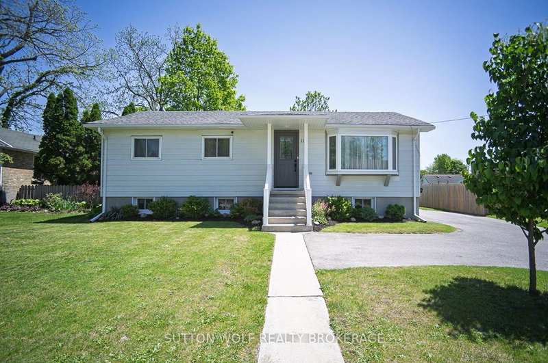 home for sale on 112 Metcalfe Street E