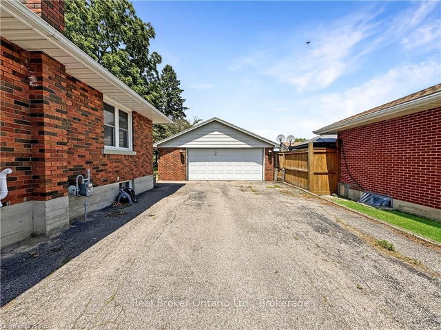 3 Westview Avenue