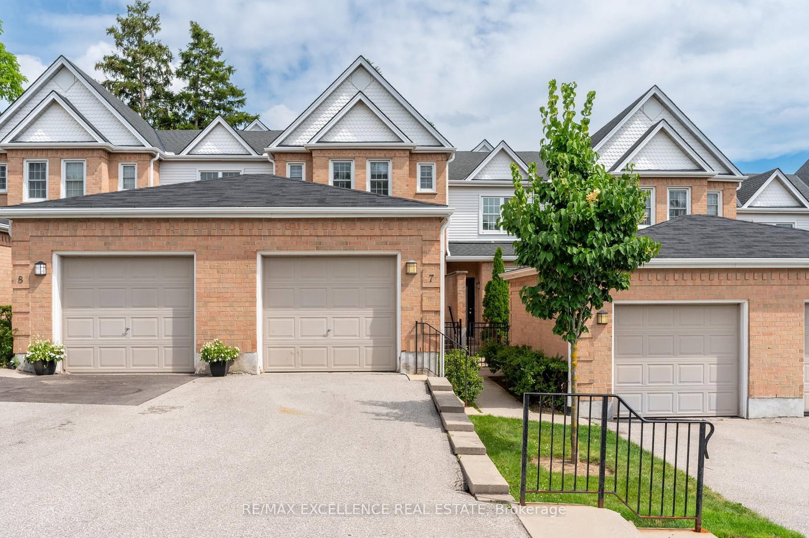 7 - 1570 Richmond Street, London North