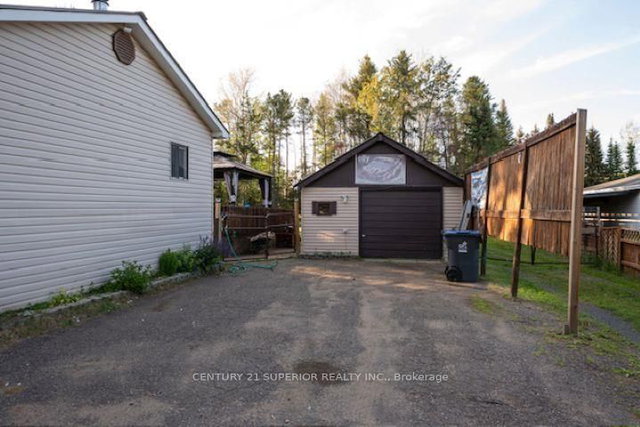 2367 Rosslyn Road