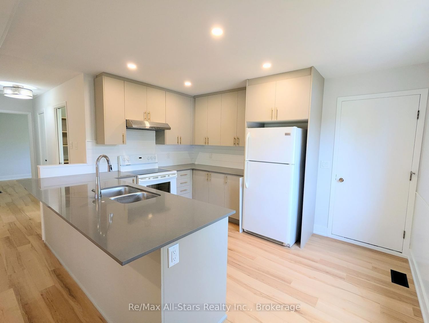 1886 Croftdale Crescent • Peterborough, ON photo 12