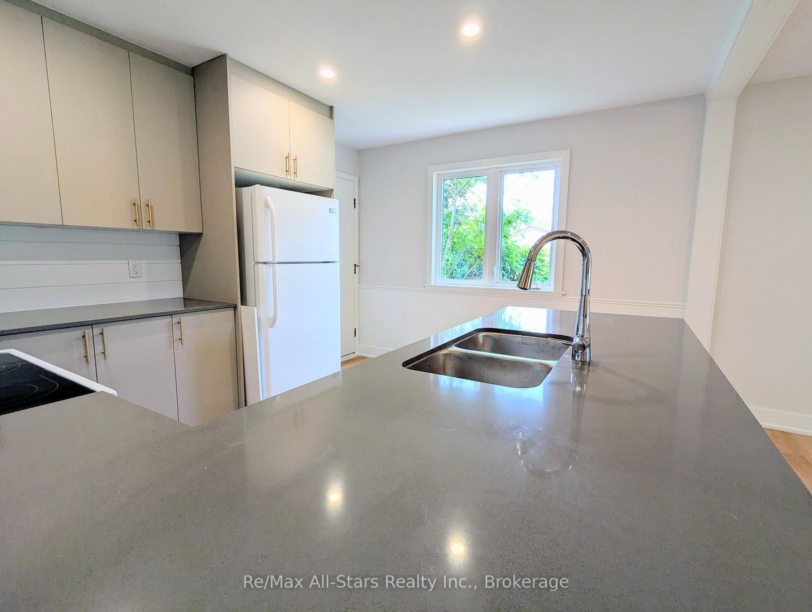 1886 Croftdale Crescent • Peterborough, ON photo 14