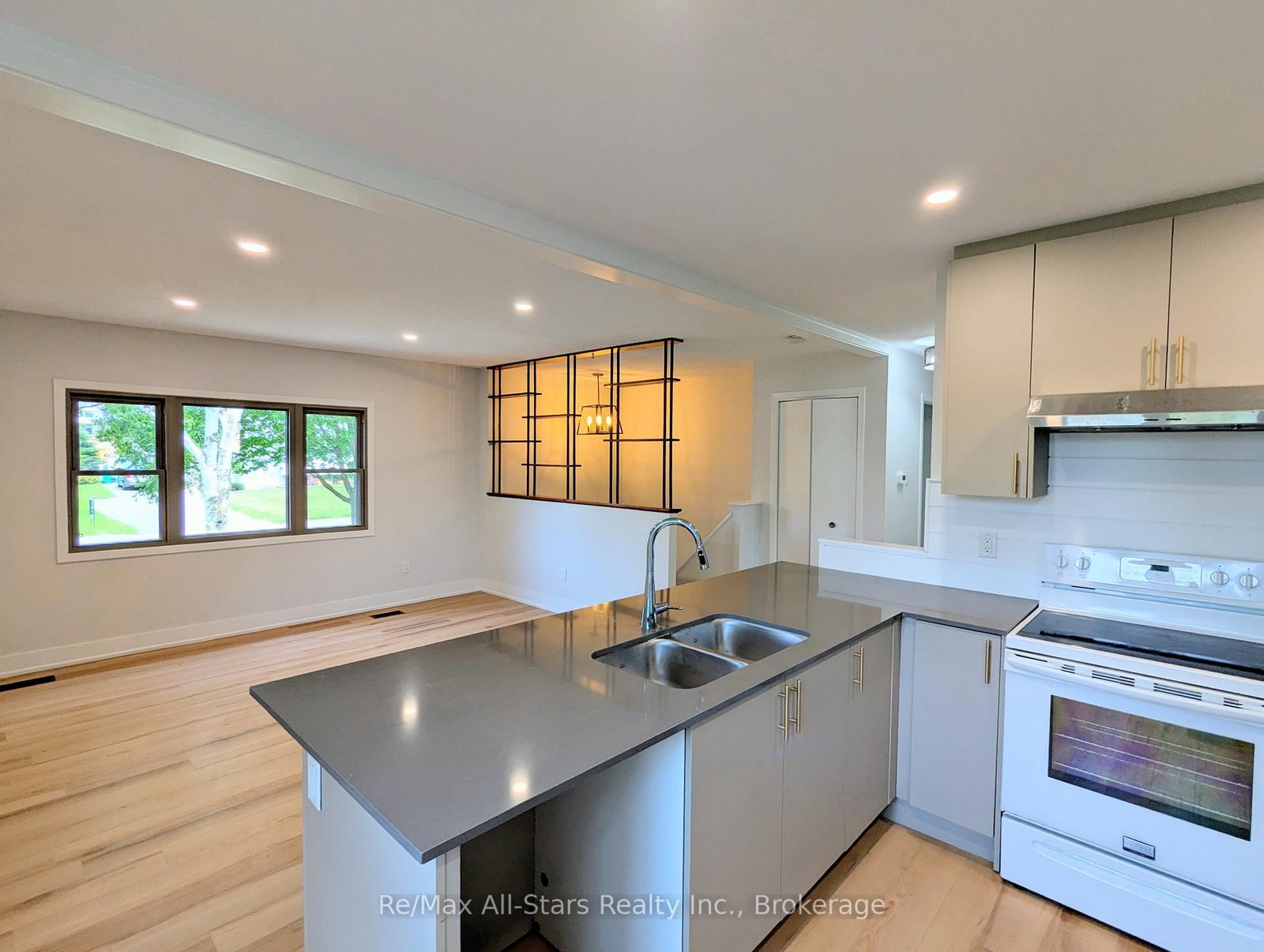 1886 Croftdale Crescent • Peterborough, ON photo 16