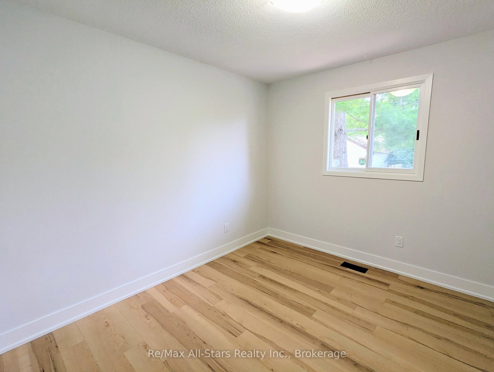 1886 Croftdale Crescent • Peterborough, ON photo 18