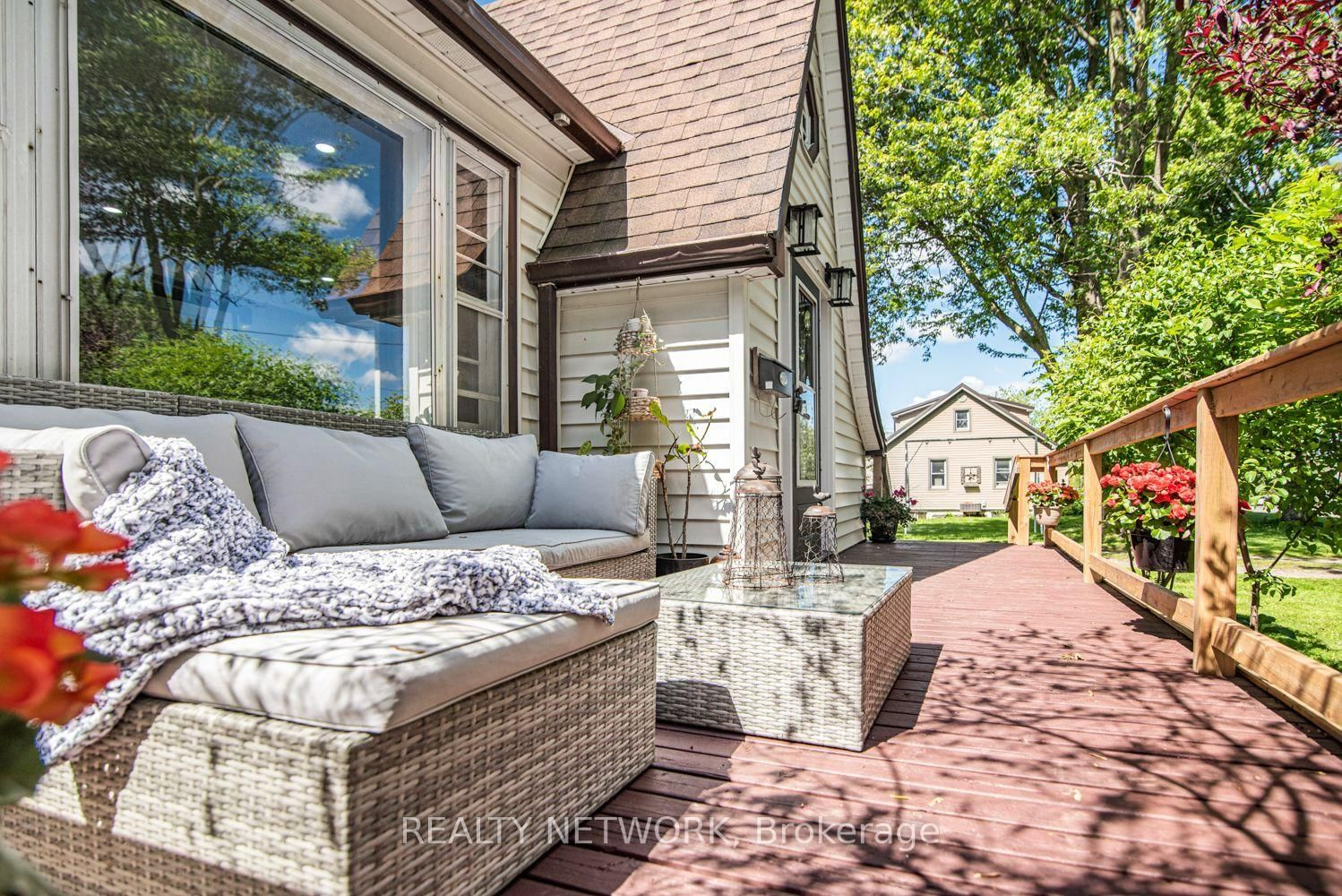 32 Grant Avenue • Haldimand, ON photo 4