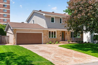 2407 Rosewood Avenue