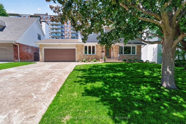 2407 Rosewood Avenue