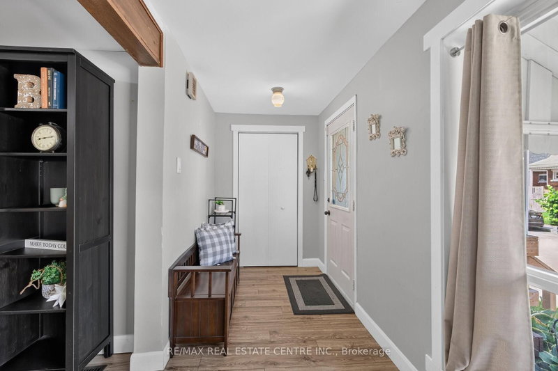 220 Paling Avenue