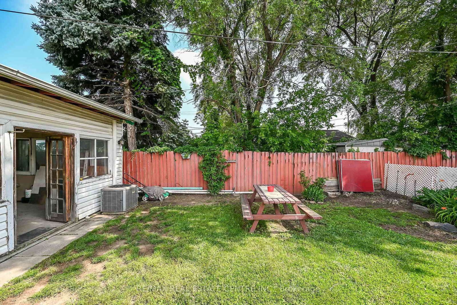 220 Paling Avenue • Hamilton, ON photo 35