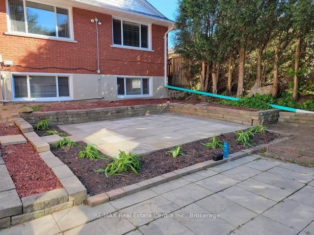Upper - 406 Karn Street