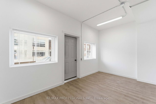 # Main - 759 Barton Street E