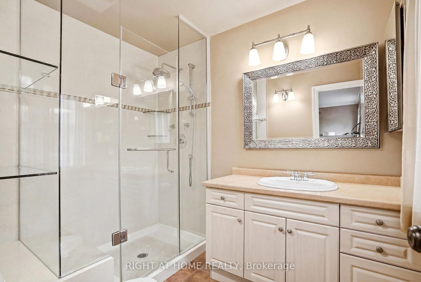 15 Hope Avenue • Niagara-on-the-Lake, ON photo 16