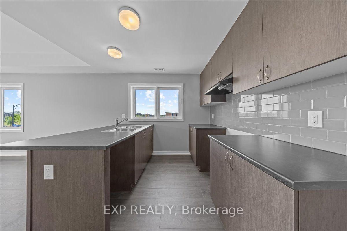 1883 Stittsville Main Street • Stittsville, ON photo 14