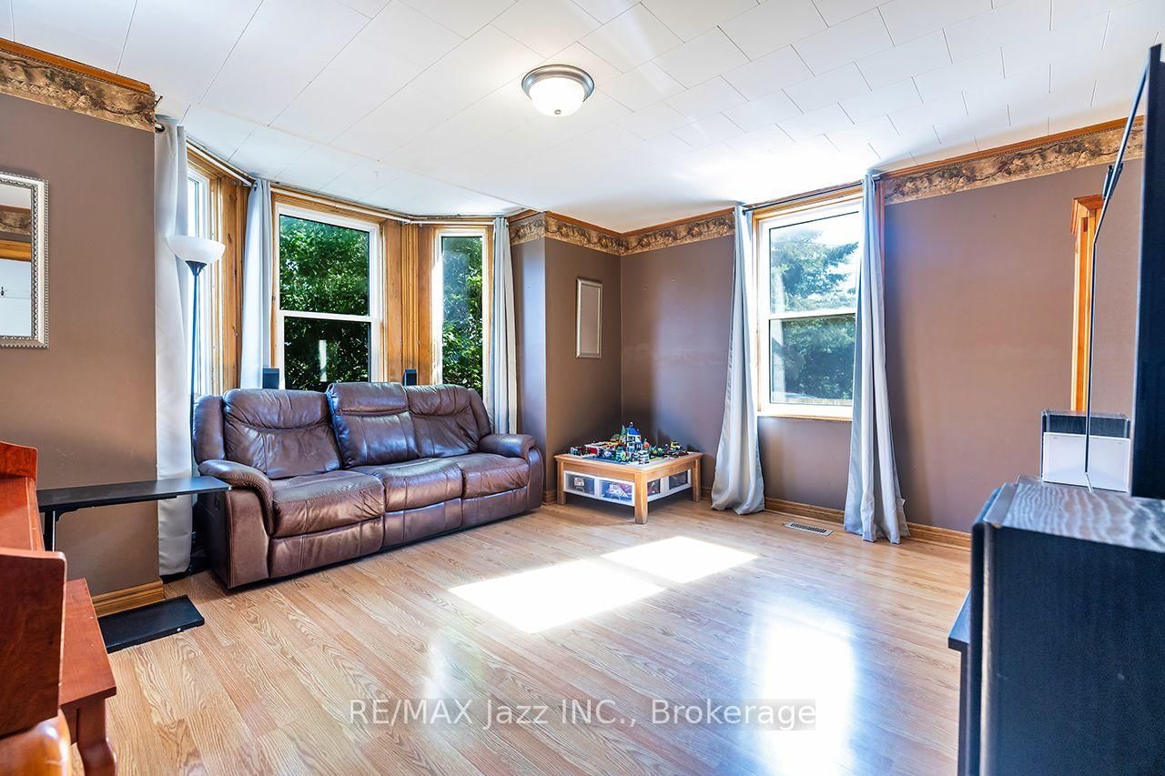 132 King Street • Kawartha Lakes, ON photo 7