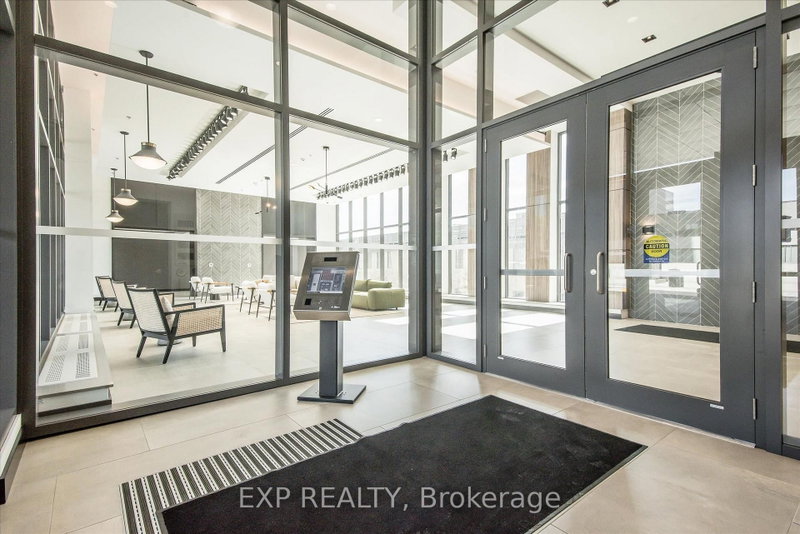 1002 - 50 Grand Avenue S