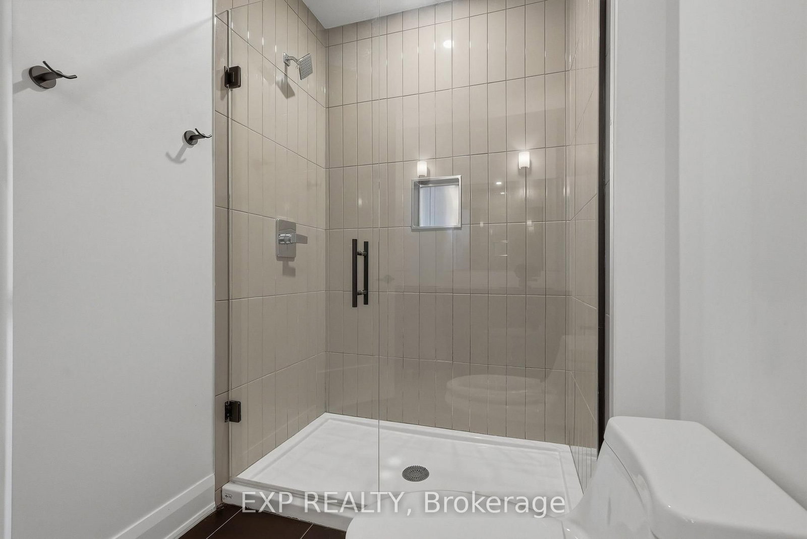 100 Cortile Private • #301 • Ottawa, ON photo 27