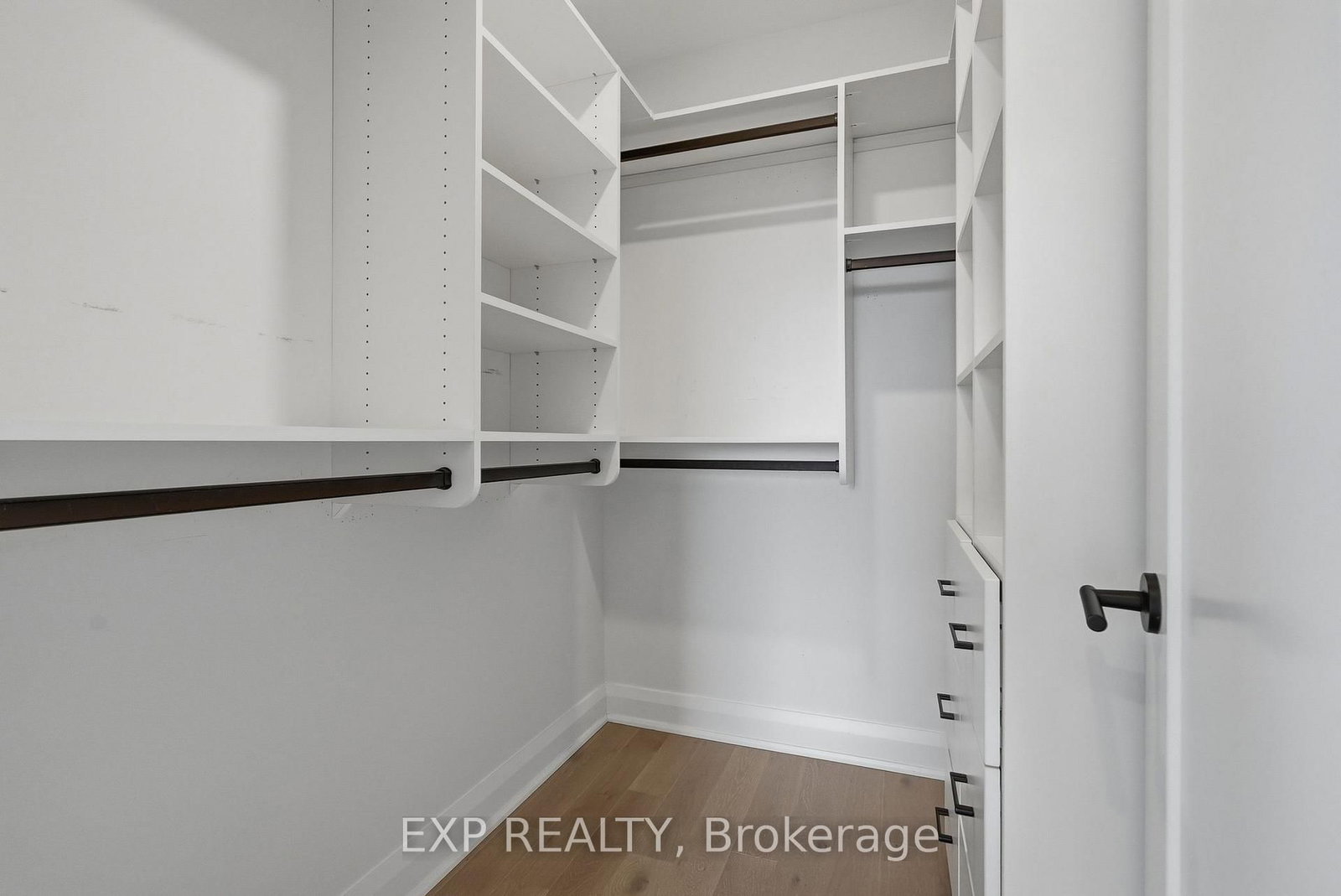 100 Cortile Private • #301 • Ottawa, ON photo 28