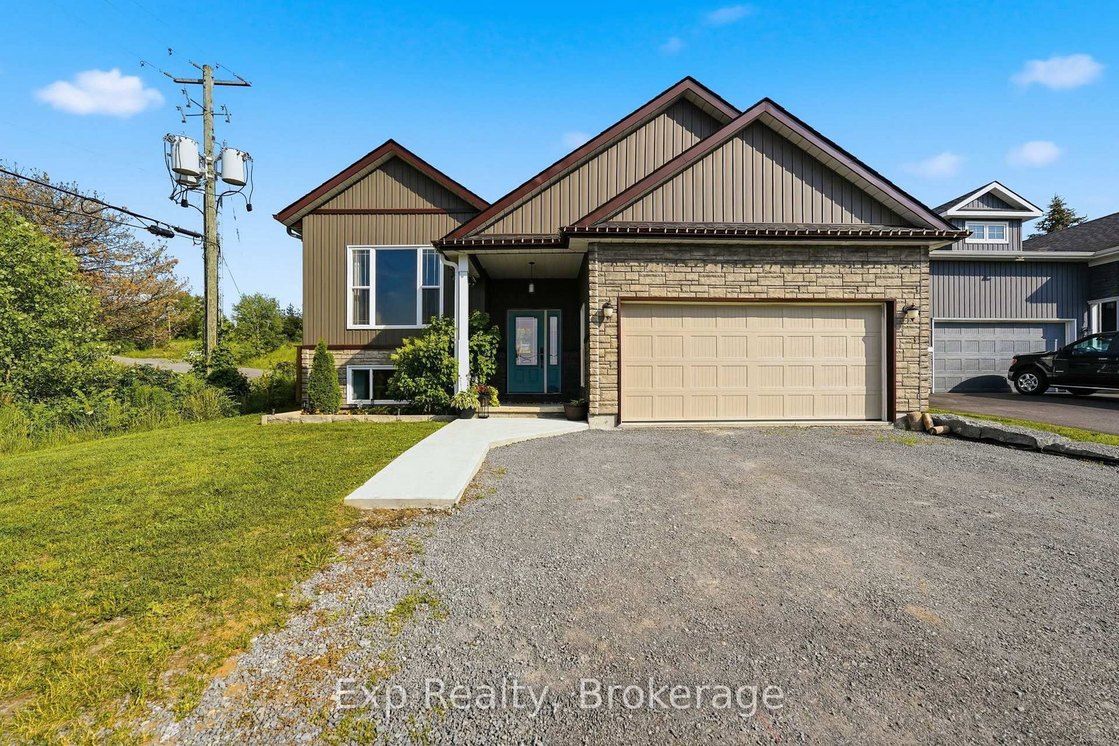 818 Palace Road • Plantagenet, ON photo 1