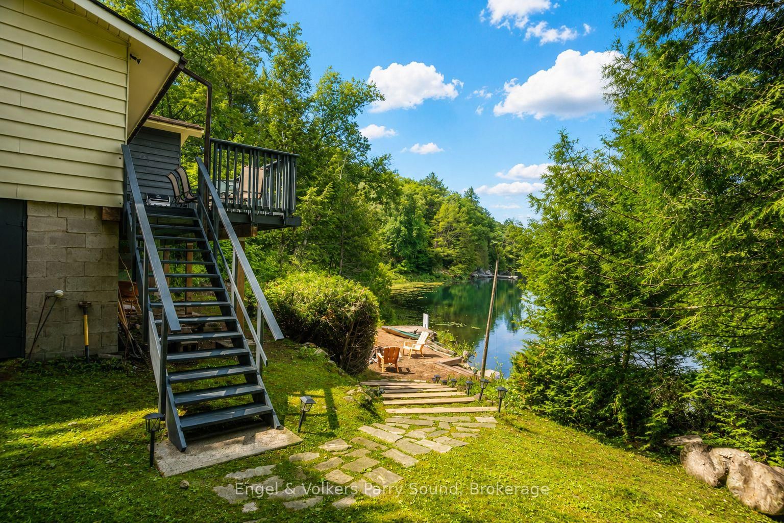 27 Lower Lane • Seguin, ON photo 5