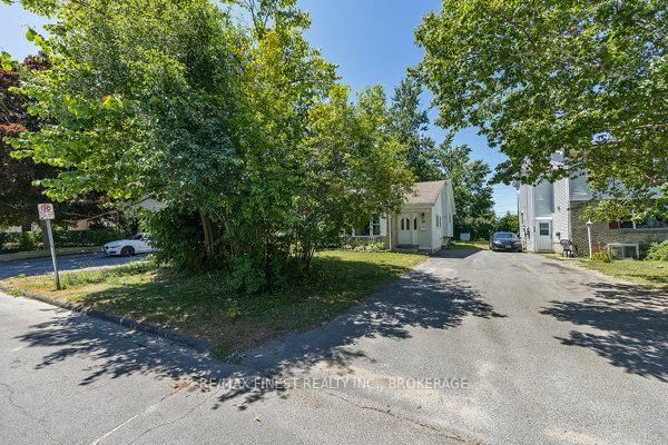 30 Woodstone Crescent