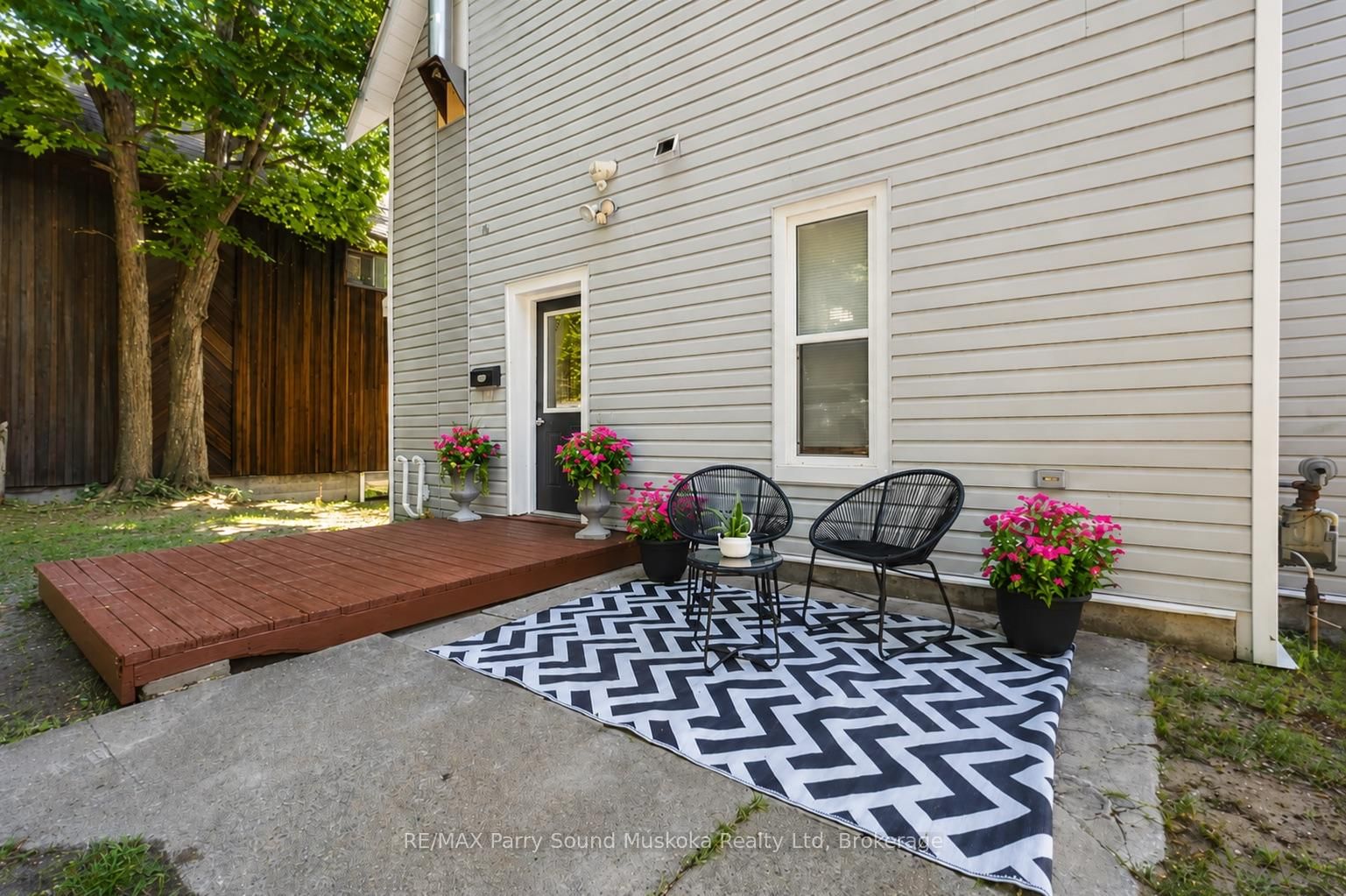 18 William Street • Parry Sound, ON photo 3