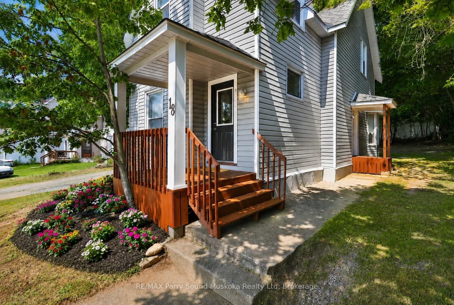 18 William Street • Parry Sound, ON photo 4