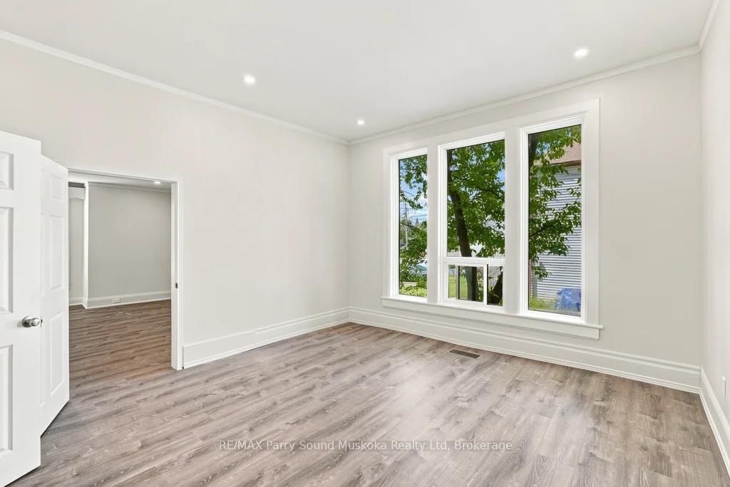 18 William Street • Parry Sound, ON photo 6