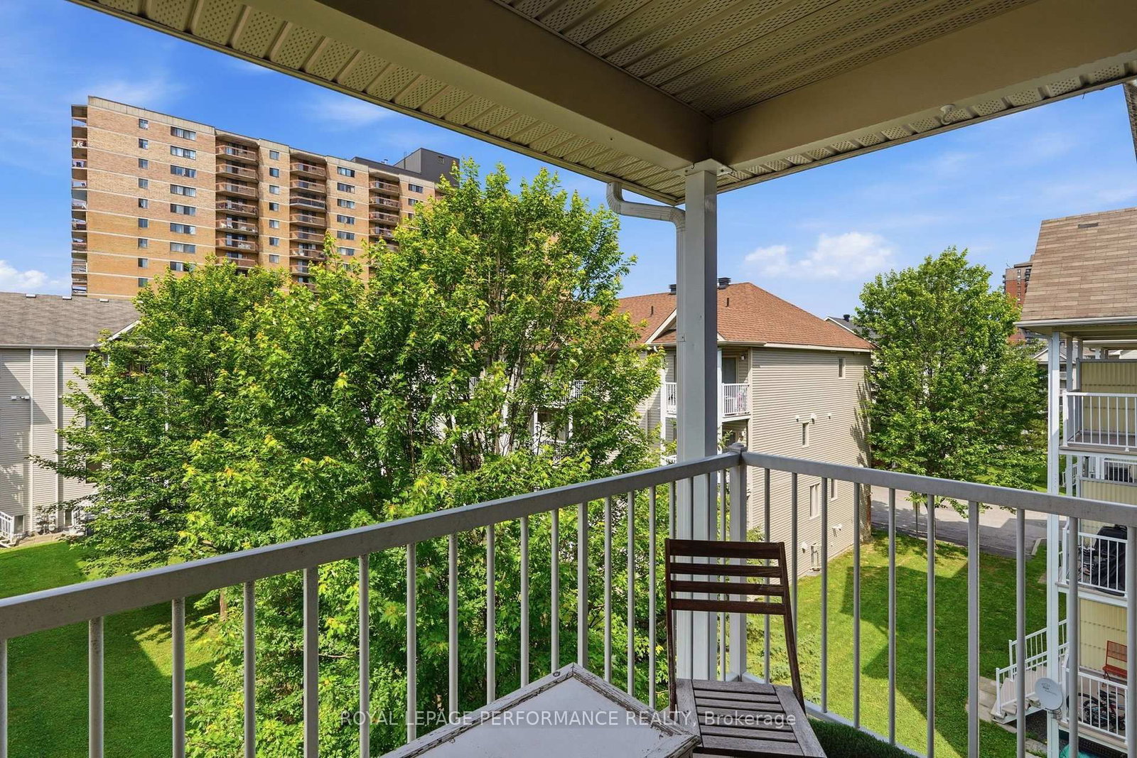 568 Reardon Private • #8 • Ottawa, ON photo 25