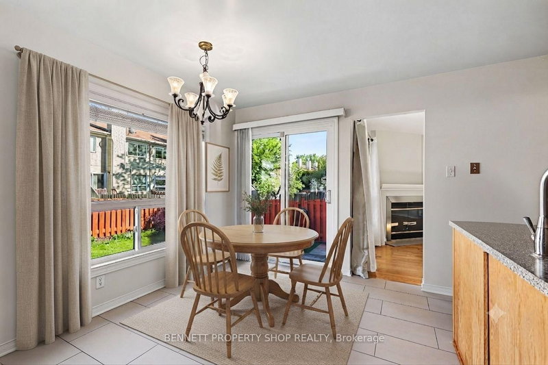 82 Emerald Meadows Dr photo 4