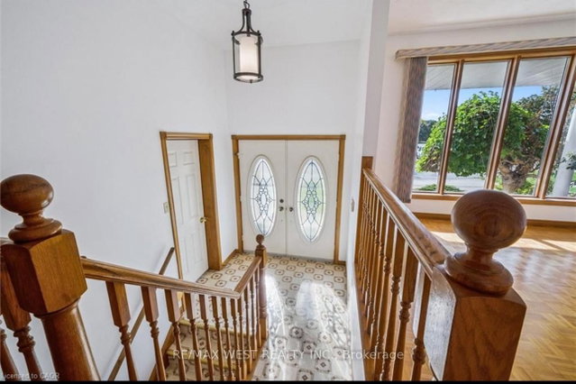 Main - 42 Azores Crescent