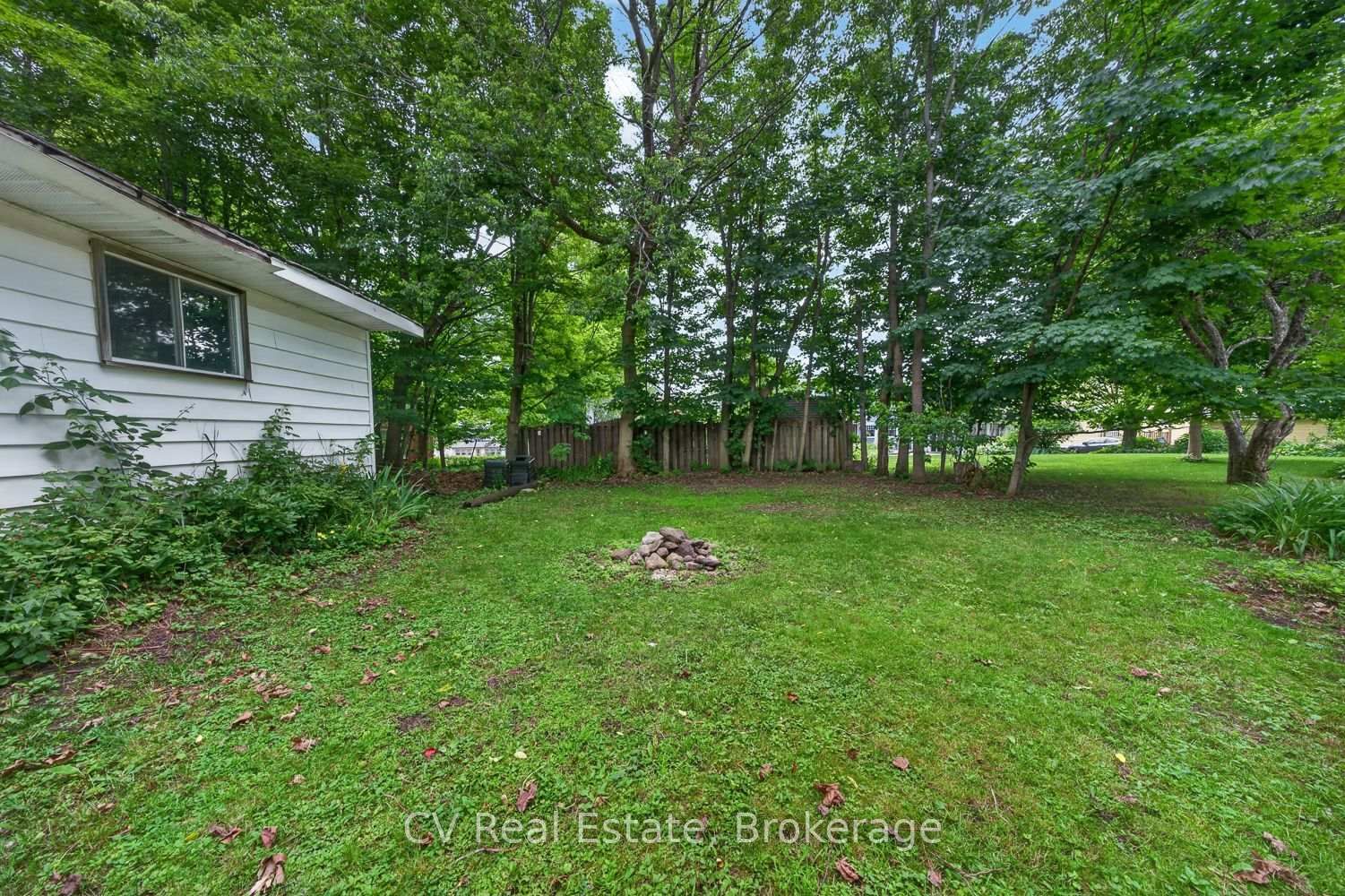 39 Church Street • Parry Sound, ON photo 4