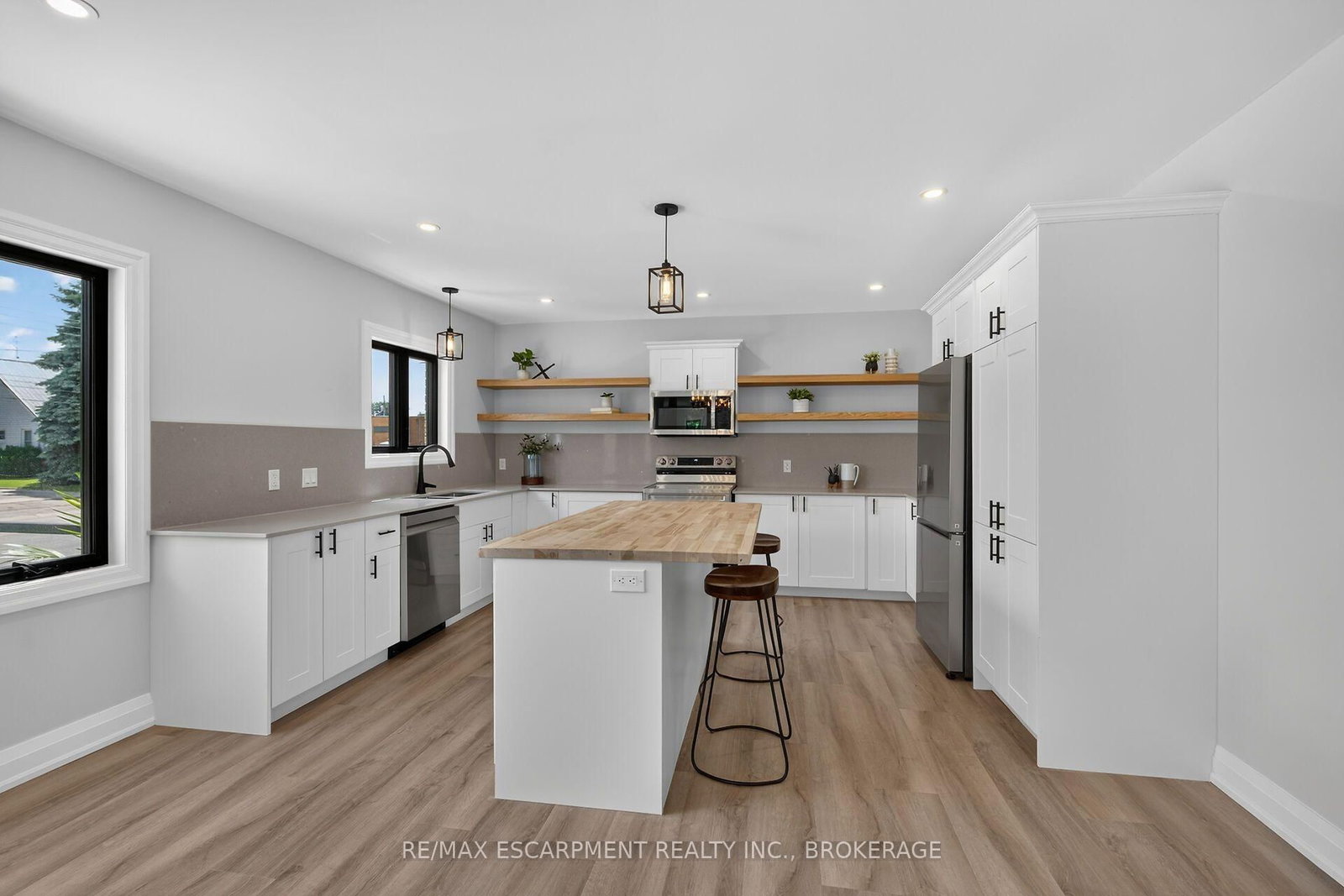 27 Church Street E • Norfolk, ON photo 10