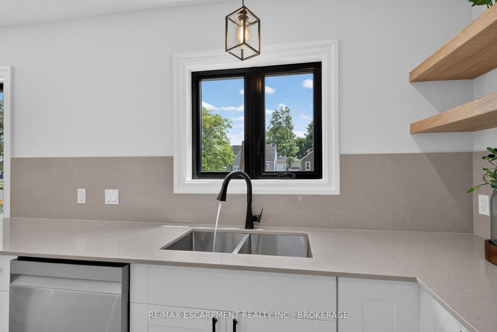 27 Church Street E • Norfolk, ON photo 14