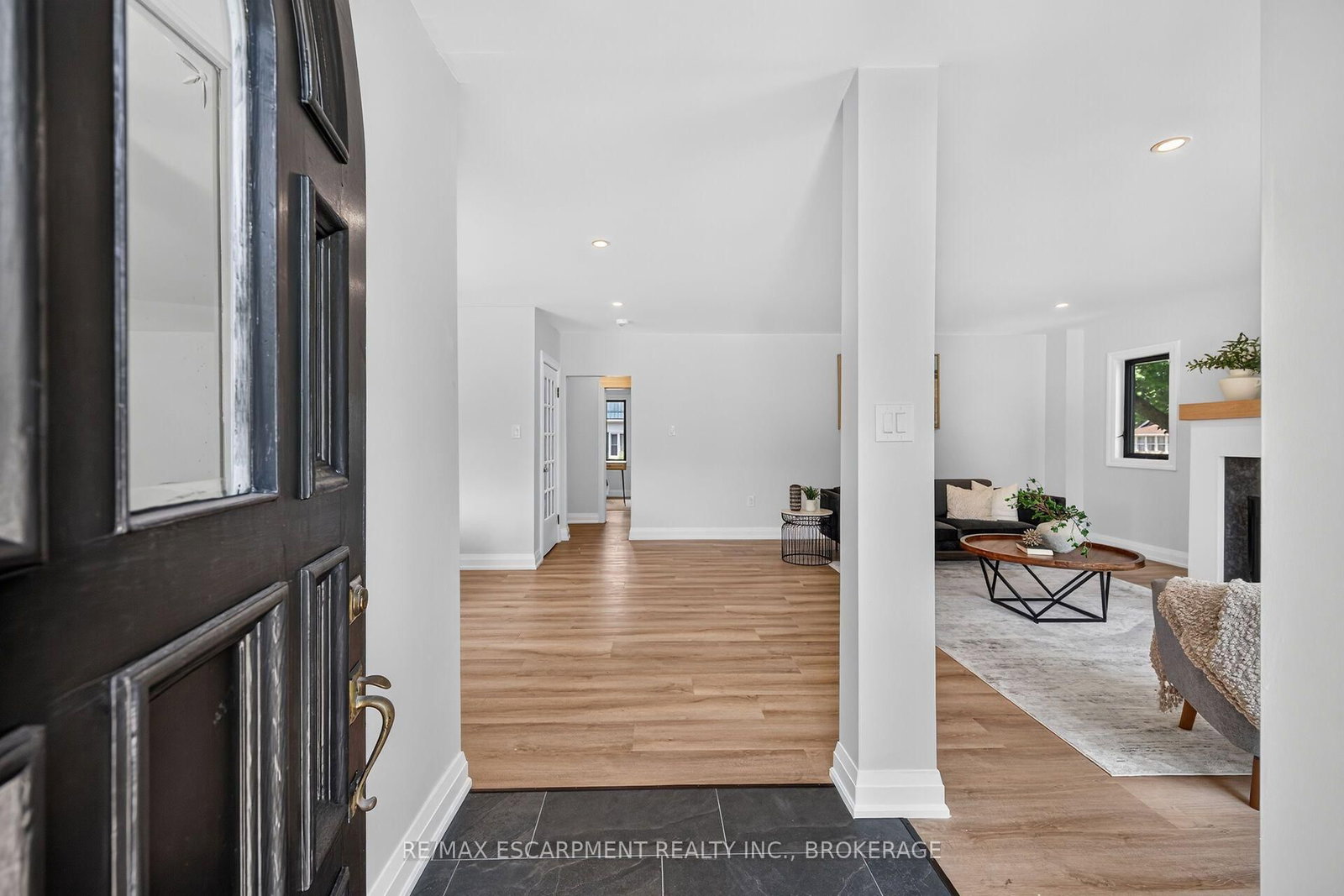 27 Church Street E • Norfolk, ON photo 2